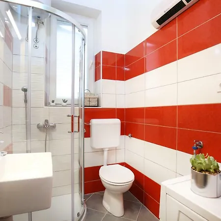 Chic Apartment Split