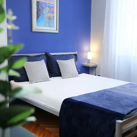 Chic Apartment *